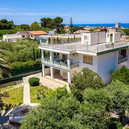 בית הארחה Exclusive *