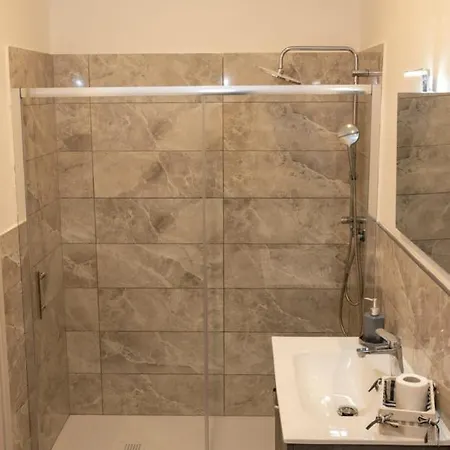 Exclusive Πανσιόν *